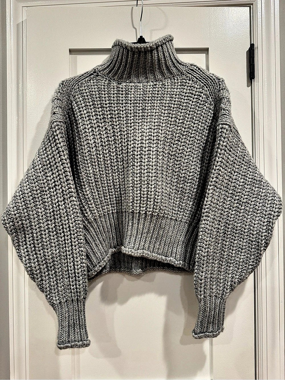 H&M Chunky Turtleneck Sweater in Gray Size Small